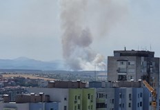 Огънят засяга широколистна гора между селата Въгларово и Тракиец силният