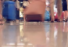 Стотици пътници са блокирани на терминалитеСилна буря в Албания доведе