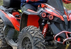 Том Гринууд е в стабилно състояние след спешна операция в