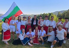 Женският хор и танцовата формация Липник се обединиха на най престижния