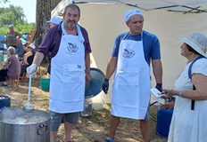 Фолклорната програма включва участници от Силистра Русе и ВарнаТретото издание