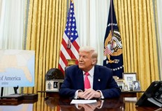 Американският президент осъществи 600 финансови сделки за седем месеца в