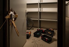 Полицията издирва извършителите на взломните кражбиДве последователни взломни кражби от