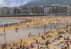 Осем от десетте най претъпкани плажа са в Европа според ново