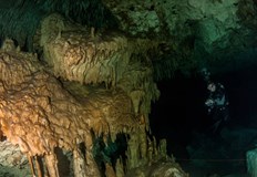 Мъжът се хранел със сурова риба и чакал спасители във