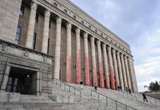 Еемели Пелтонен беше в първия си мандат като депутатФинландският депутатЕемели