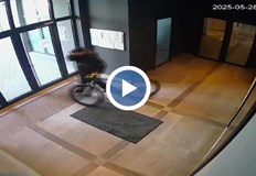 След гонка мъжът е заключен в автомобила и предаден на