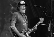 Бившият китарист на Mastodon е бил блъснат от джип който