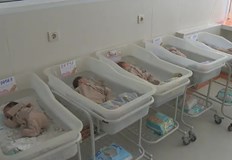 Лекарите обясняват пика с повече време у дома в студените