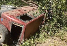 Шофьорът с положителен тест за амфетамин се преобърнал извън пътното