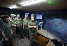 Украинският президент посети фронтовата линия във ВовчанскПрезидентът на УкрайнаВолодимир Зеленски