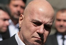 Бившият съдия критикува лидера на ИТН за мълчанието му относно