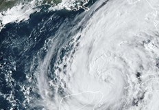 Първият ураган от 2025 година се засили до трета степенУраганът