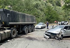 Един мъж е транспортиран в МБАЛ ПазарджикКатастрофа между лек