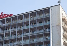 При инцидента има още двама по леко пострадалиМъж е с опасност