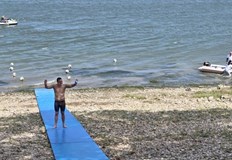 Българският плувец финишира в Оряхово след 24 часа 30 минути