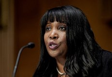 Президентът на САЩ освободи Кук от поста ѝ в централната