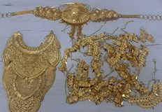 Турски граждани крили злато и сребро в багажа и по