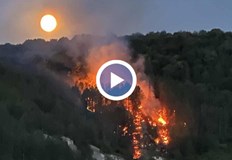 Доброволци са обгазени при потушаването муПожарът който избухна в част