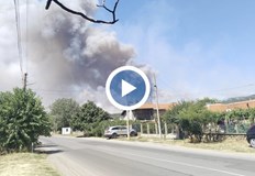 Смесена гора пламна над СунгурлареМащабен пожар гори в смесена гора