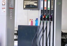 Горивата поевтиняват чувствително през августВ разгара на летния сезон през