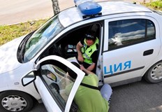 Неправоспособният шофьор е заловен с нерегистриран мотоциклетНа 11 август малко