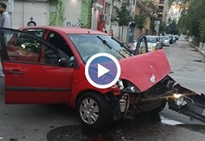 Един от шофьорите е на 19 години няма пострадали при