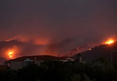 Огненият фронт достигна седем километра евакуираха дом за възрастни хора76 годишен