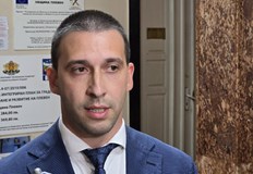 Областният управител отговори на жълтия картон и обясни действията си