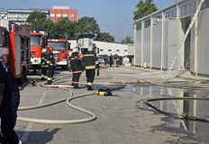 Огънят е тръгнал от външно електрическо табло на зарядна станцияГолям