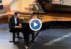 Младият музикант изпълни Огледала от Равел Талантливият пианистНиколай Димитров от