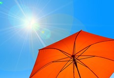 Дерматолози Няма здравословен тенТоплите летни дни често носят със себе