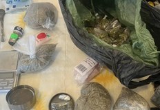 В хотелската стая открили марихуана метамфетамин кокаин и шперцове за