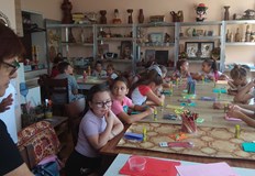 Лятната занималня включи химически експерименти и кулинарни заниманияНародно читалище Познай