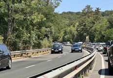 Екипи на полицията регулират движението в района на Отманли трафикът