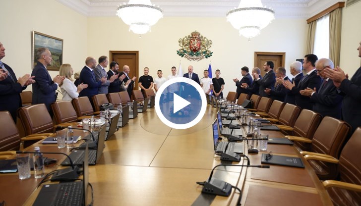 Росен Желязков представи младежите, които помагаха в гасенето на пожара