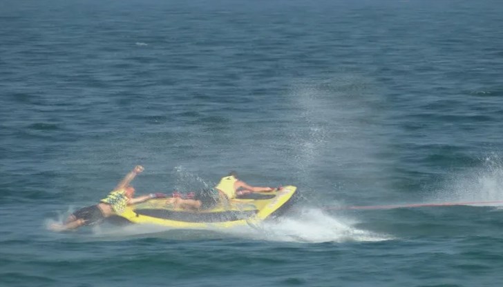 16-годишният тийнейджър е транспортиран в УМБАЛ - Бургас със съмнения за комоцио