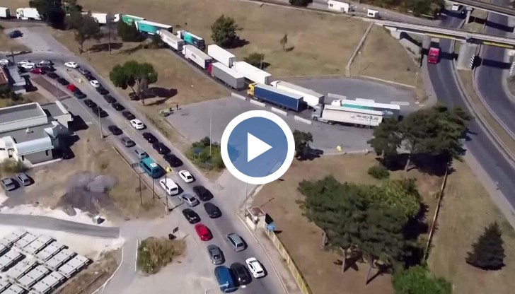 Хиляди румънски туристи се прибират от морските курорти и задръстват граничния пункт