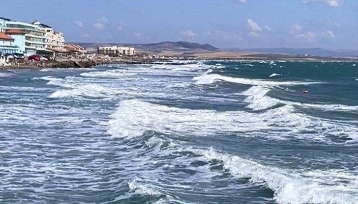 Спасителите поставят червен флаг по цялото Черноморие