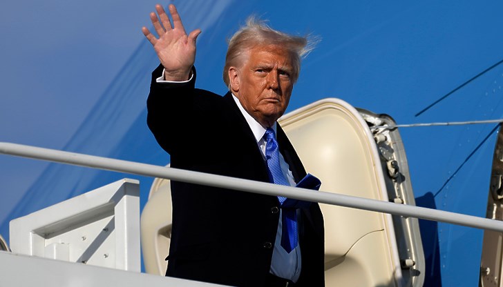 Американският президент направи изявлението на борда на "Еър Форс 1" по пътя към Аляска