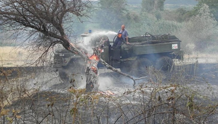 Пожарът в Харманлийско "прескочи" и в община Любимец Пожарът в Харманлийско "прескочи" и в община Любимец