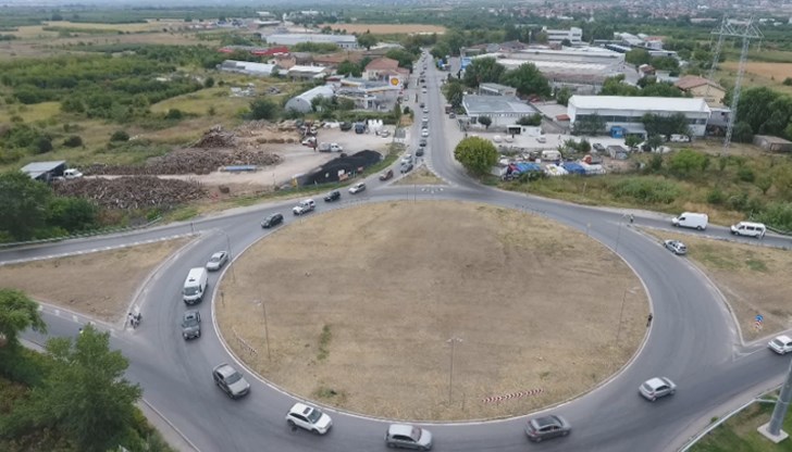 Кметът отговори на въпросите на общинския съветник проф. Велизар Павлов за състоянието на кръговите кръстовища в града