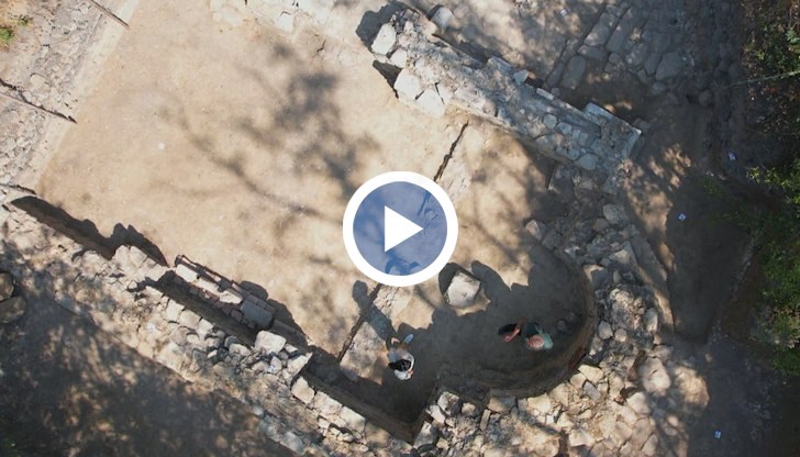 Откриха уникален храм от 14-ти век със златни украси и стенописи като в Несебър