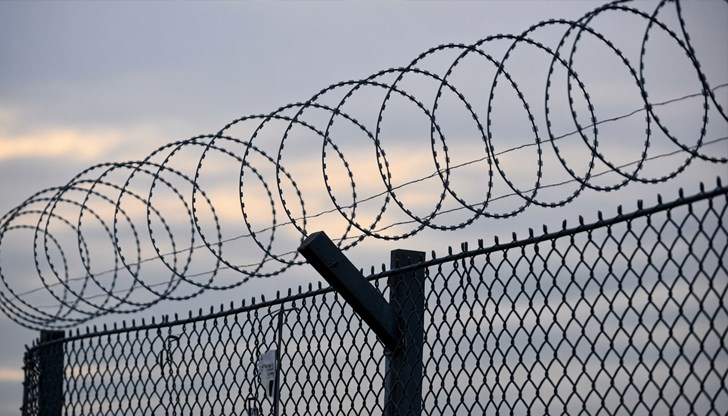 Лекар ординатор е задържана за 24 часа, след като бяха намерени 67 таблетки "Ривотрил" и 86 таблетки "Ксанакс" без медицинска документация