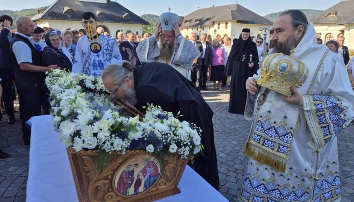 Българският архиерей взе участие в честването на Успение Богородично в манастира "Изворът на Муреш"