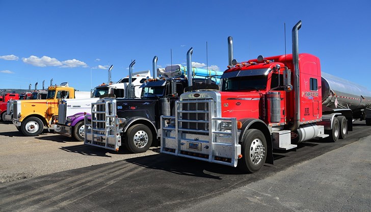 Мярката влиза в сила незабавно след фатална катастрофа във Флорида с трима загинали