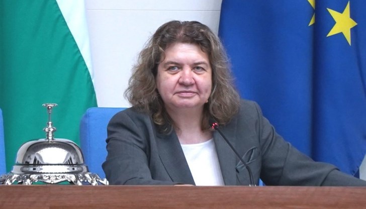Председателят на НС коментира исканата й оставка и работата на парламента през изминалата сесия