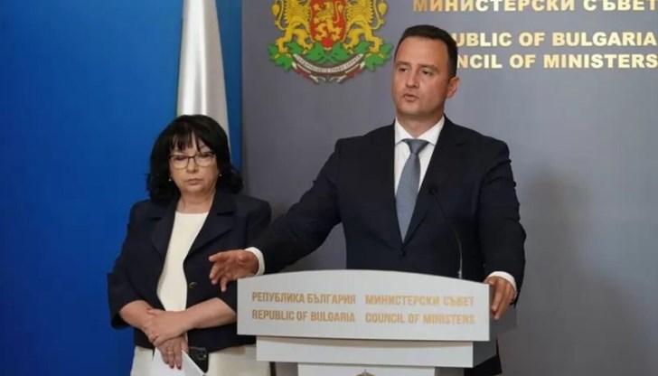 Правителството дава капитал на държавните дружества с едната ръка, а с другата прибира авансови печалби