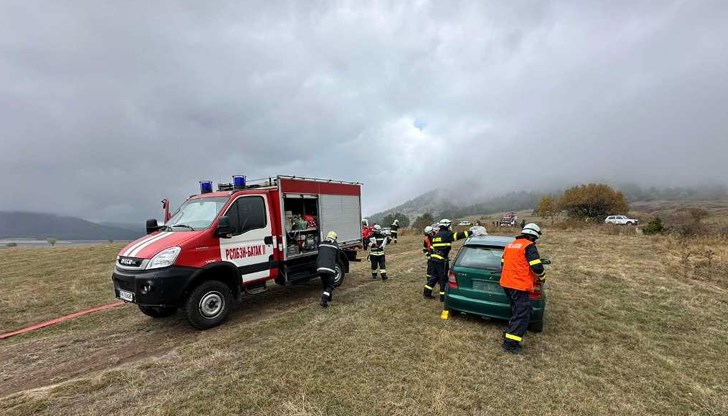 Младежът е подпалил два съседни имота, изгорели са плевни и постройки
