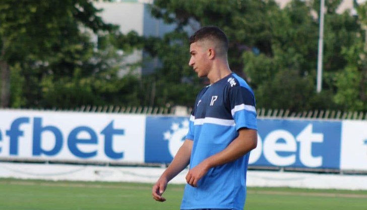 Клубът отхвърли обвиненията срещу Никола Бургазлиев, че е "наркоман" и "деградирал младеж"